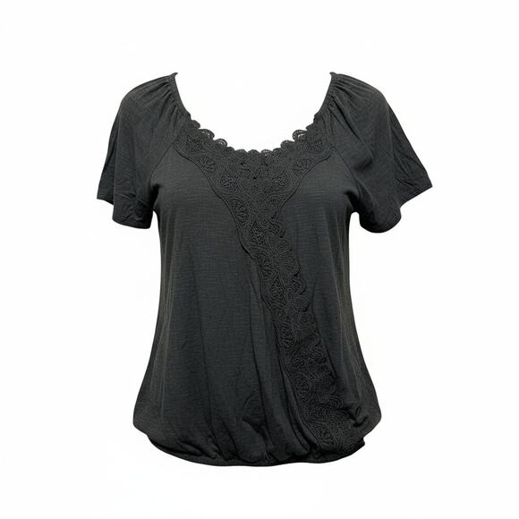 NWT Daytrip Black Lace V-Neck Wrap Elastic Hem Blouse Size Medium - Picture 2 of 12
